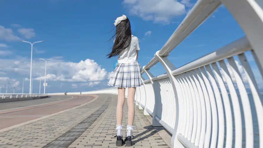 4k美女壁纸-背影 - 蓝天-免费下载「哲风壁纸」
