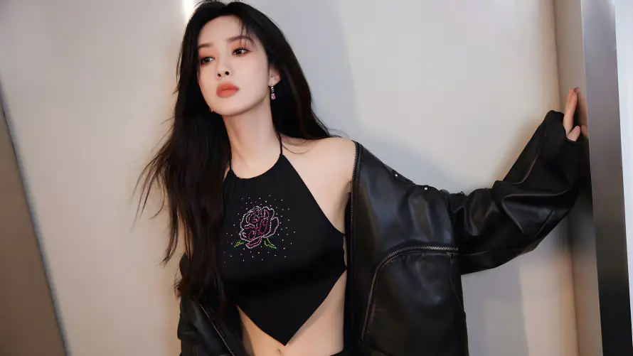 4k女明星壁纸-孟子义 - 肚兜写真-免费下载「哲风壁纸」