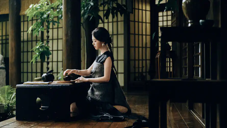 7k女明星壁纸-谭松韵 - 优雅品茶-古典美女「哲风壁纸」