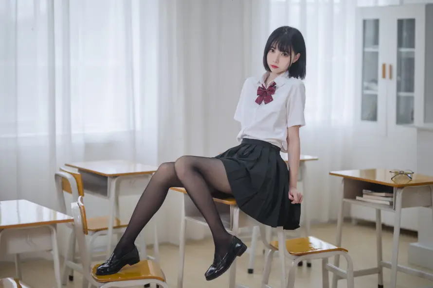 7k写真壁纸-制服 - 套图-美女「哲风壁纸」