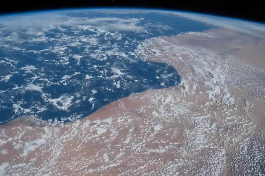 5k地球壁纸-太空 - 地球景观-太空视角「哲风壁纸」