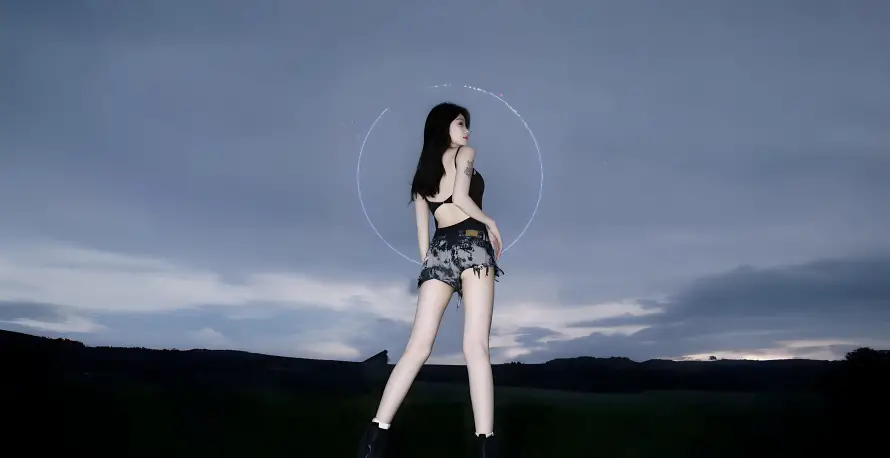 4k户外壁纸-时尚 - 旷野-美女「哲风壁纸」