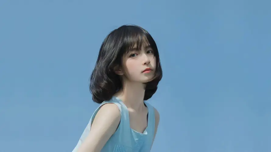 4k吊带壁纸-女神 - 短发-清新少女「哲风壁纸」