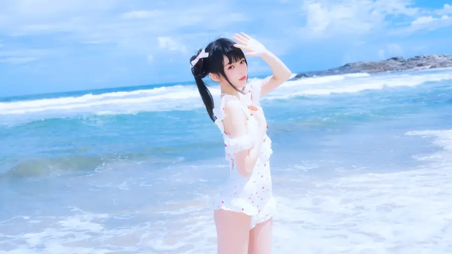 5k美女壁纸-海 - 泳装美女-海边写真「哲风壁纸」
