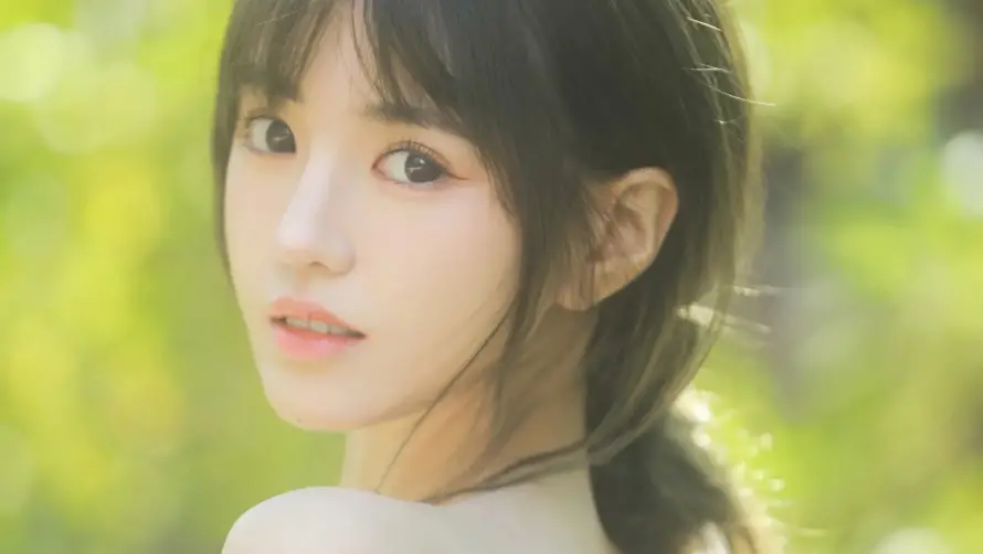 2k少女壁纸-户外 - 清新-绿荫「哲风壁纸」