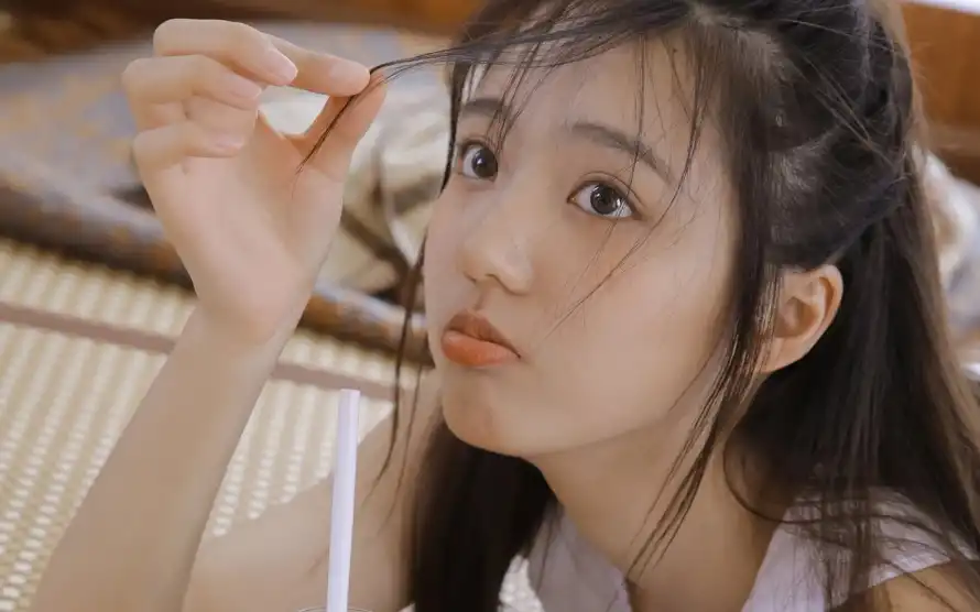 2k清纯壁纸-美女 - 少女写真-日系室内「哲风壁纸」
