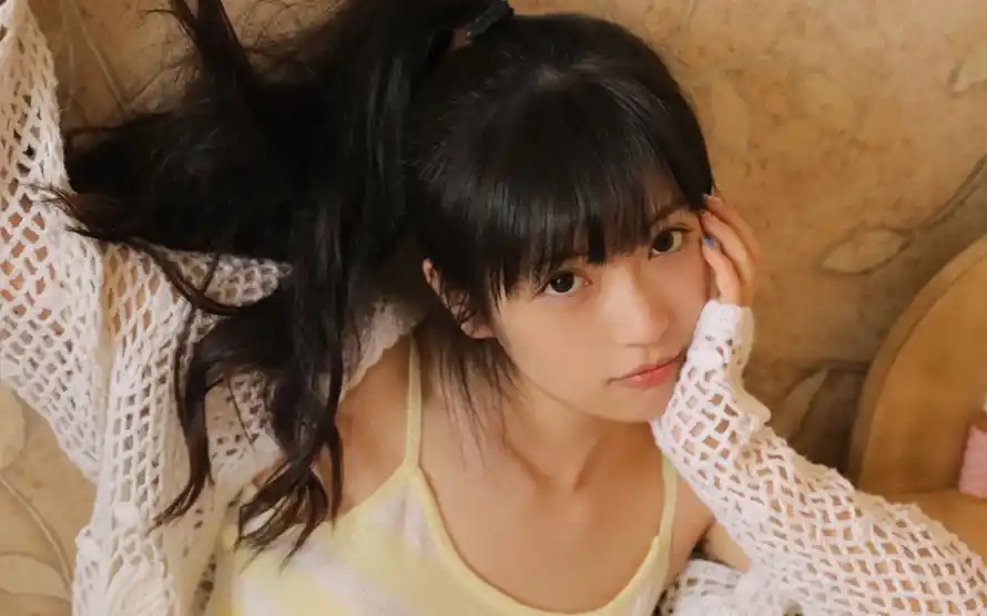 2k可爱壁纸-美女 - 可爱美女-居家写真「哲风壁纸」