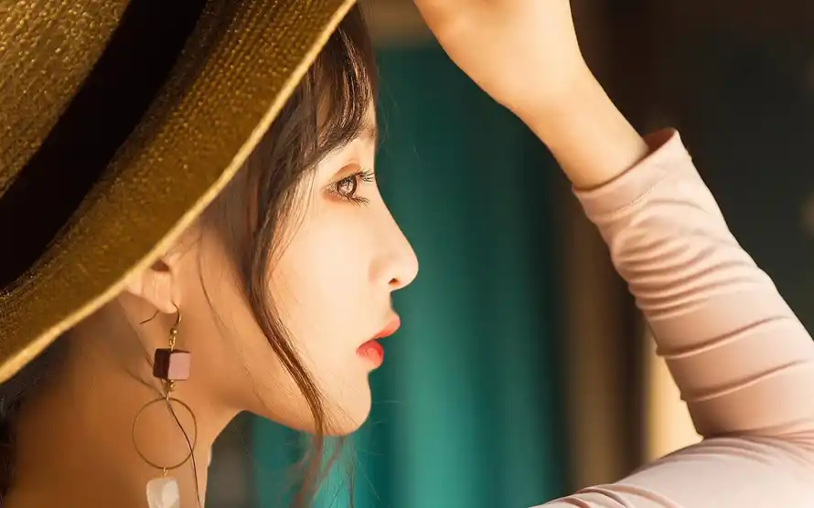 2k美女壁纸-迷人 - 侧脸特写-时尚穿搭「哲风壁纸」
