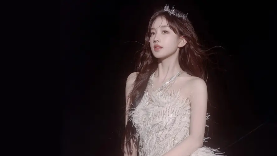 2k明星壁纸-美女 - 赵露思-优雅造型「哲风壁纸」