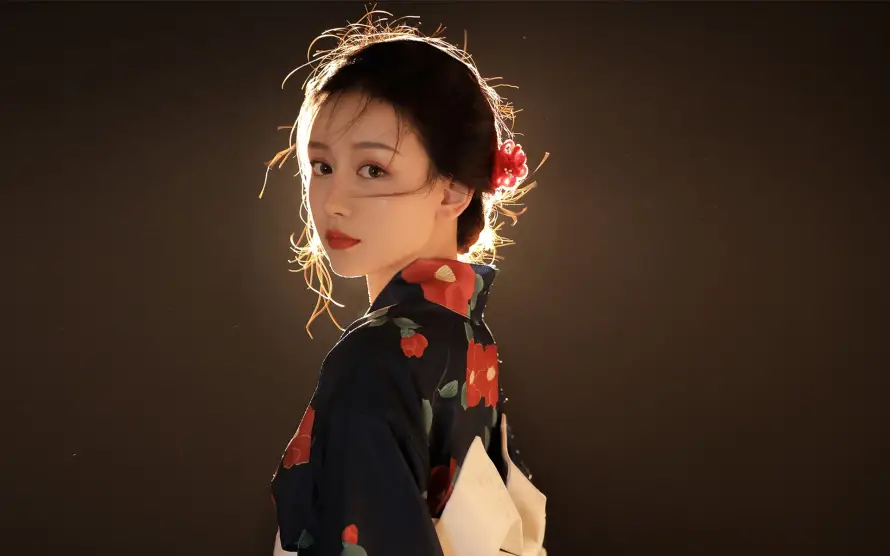 2k美女壁纸-艺术 - 光影写真-复古穿搭「哲风壁纸」