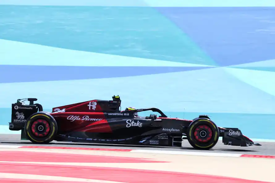 4kF1壁纸-赛车 - 周冠宇-F1赛车「哲风壁纸」 4kF1壁纸-赛车 - 周冠宇-F1赛车「哲风壁纸」