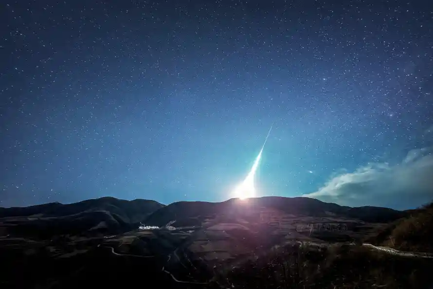 3k夜晚壁纸-星空 - 火流星-夜晚山景「哲风壁纸」