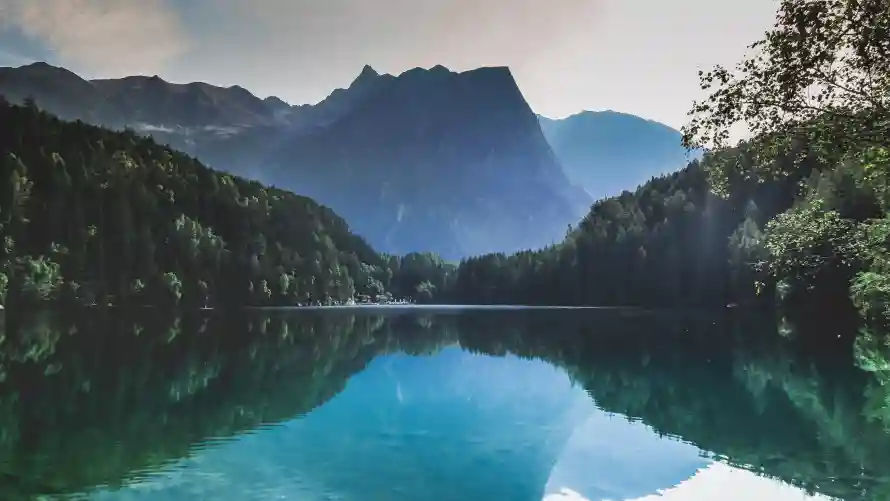 4k自然壁纸-风景 - 山脉倒影-户外景观「哲风壁纸」