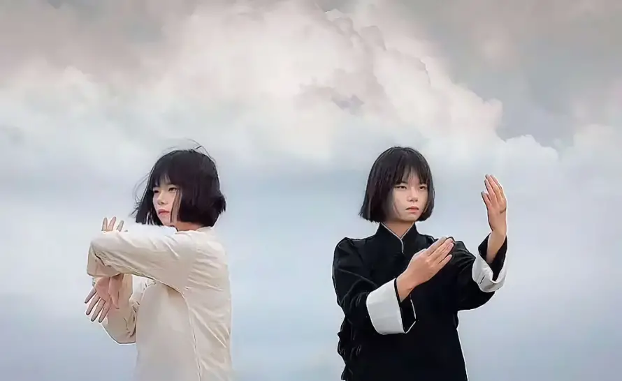 4k云层背景壁纸-云海对练 - 双人武术-太极双生「哲风壁纸」 4k云层背景壁纸-云海对练 - 双人武术-太极双生「哲风壁纸」