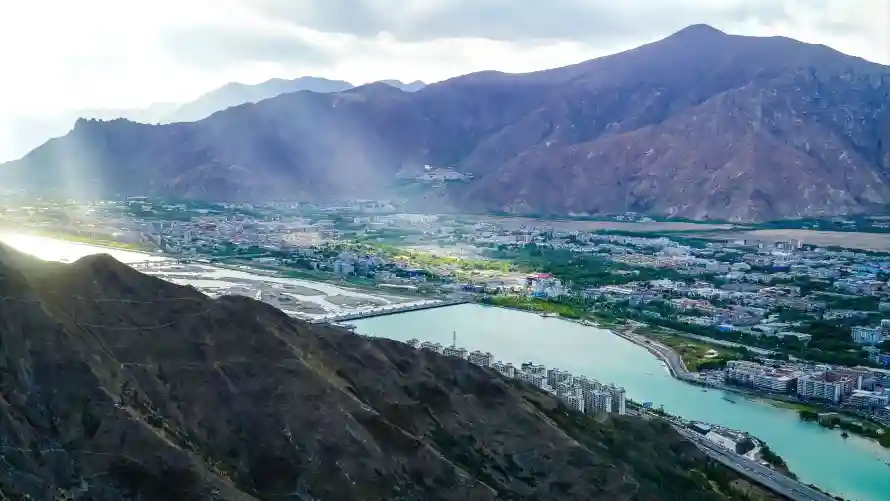 3k全景壁纸-城市 - 山河-拉萨「哲风壁纸」