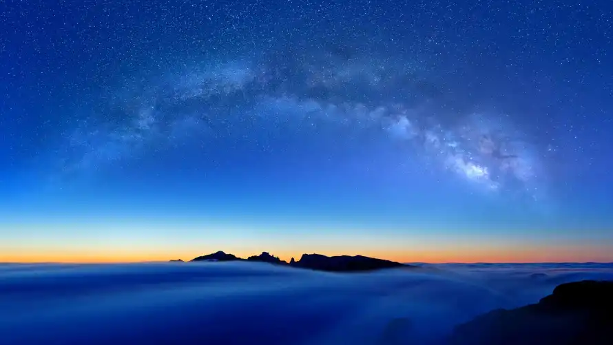 4k云海壁纸-夜空 - 山峰-星河「哲风壁纸」