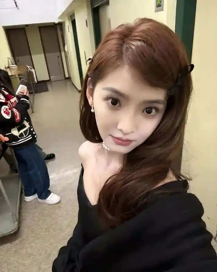 4k美女壁纸 - 温柔风 - 章若楠 - 休闲穿搭「哲风壁纸」