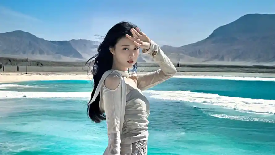 3k盐湖壁纸-美女 - 王楚然-优雅穿搭「哲风壁纸」