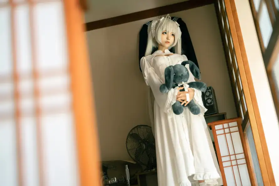 3k和风壁纸-二次元 - 抱玩偶-美少女「哲风壁纸」
