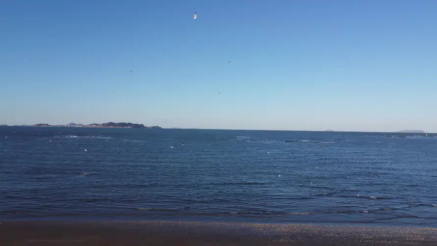 4k晴朗壁纸-波浪 - 海景-蓝天「哲风壁纸」