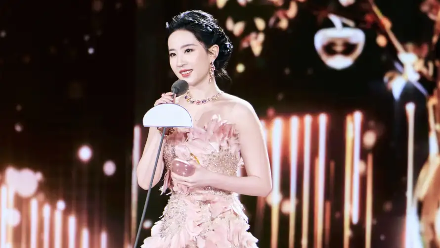 2k优雅壁纸-舞台 - 刘亦菲-神仙姐姐「哲风壁纸」