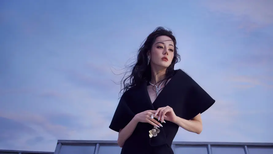 4k时尚壁纸-魅力 - 女明星-户外拍摄「哲风壁纸」