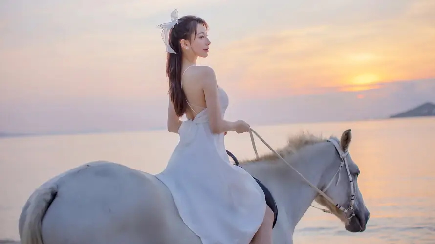2k日落壁纸-海边 - 美女-骑马「哲风壁纸」