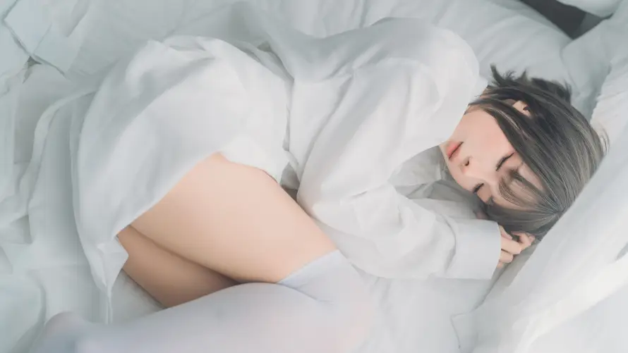 4k卧床壁纸-睡 - 女子-安静「哲风壁纸」