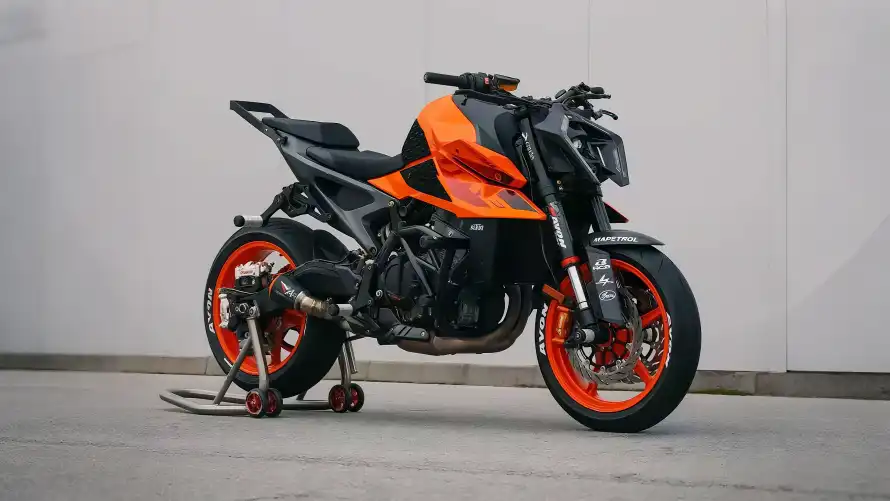 4k街车壁纸-KTM - 摩托车-橙色轮毂「哲风壁纸」