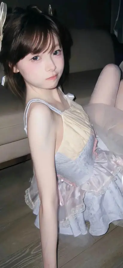 4k室内壁纸 - 少女 - 清纯 - 吊带裙「哲风壁纸」