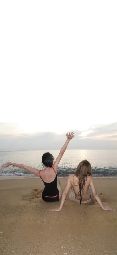 4k休闲壁纸 - 女孩 - 沙滩 - 背影「哲风壁纸」