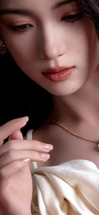 4k项链壁纸 - 优雅手势 - 女性写真 - 手机壁纸「哲风壁纸」