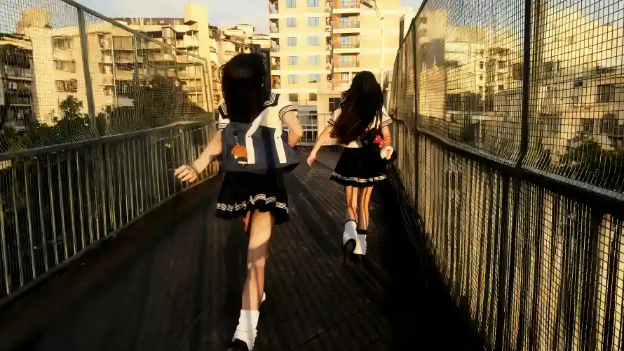 3k城市壁纸-jk - 天桥-女生「哲风壁纸」