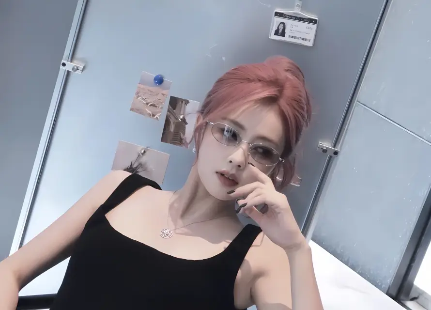 2k时尚壁纸-白鹿 - 眼镜-美女「哲风壁纸」
