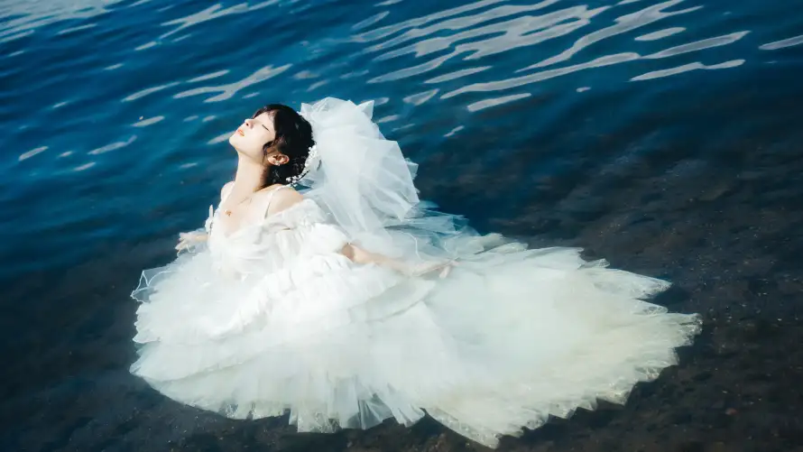 6k写真壁纸-婚纱 - 水中-美女「哲风壁纸」 6k写真壁纸-婚纱 - 水中-美女「哲风壁纸」