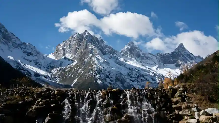4k瀑布壁纸-白云 - 蓝天-雪山「哲风壁纸」