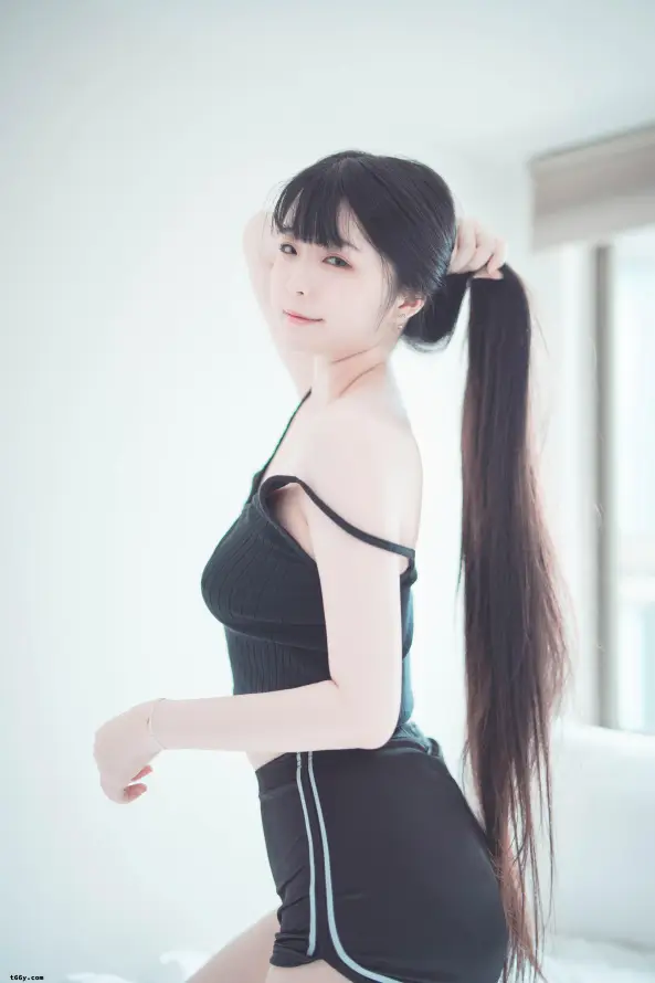 4k室内壁纸 - 高马尾 - 手机壁纸 - 美女壁纸「哲风壁纸」