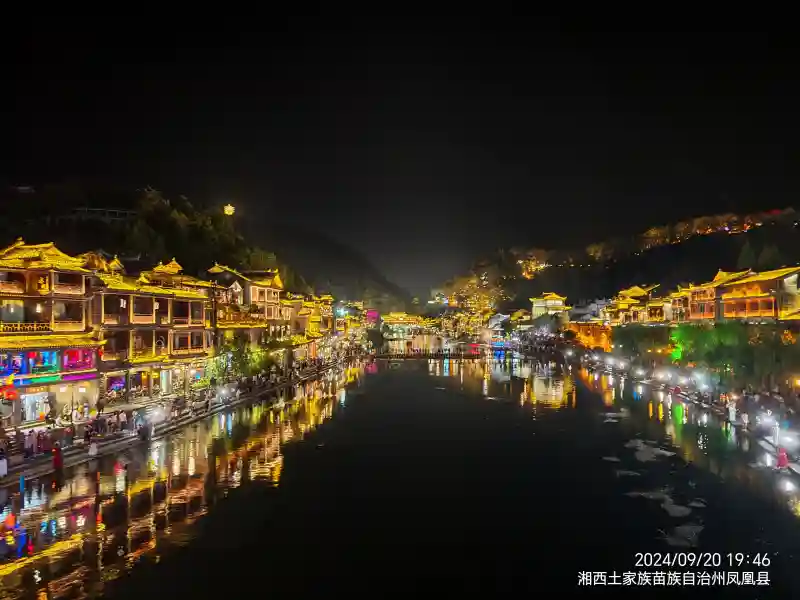 凤凰古城夜色 - 壁纸图片5