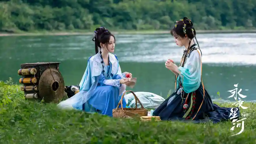 4k古装壁纸-古风 - 湖边-草地「哲风壁纸」