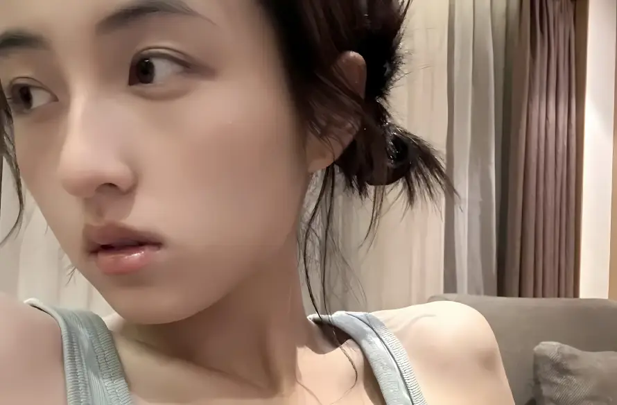 4k吊带壁纸 - 室内 - 沙发 - 窗帘「哲风壁纸」 4k吊带壁纸 - 室内 - 沙发 - 窗帘「哲风壁纸」
