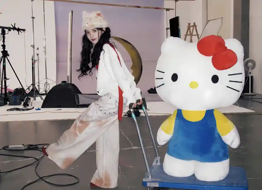 2k美女壁纸-长发 - 凯蒂猫-章若楠「哲风壁纸」
