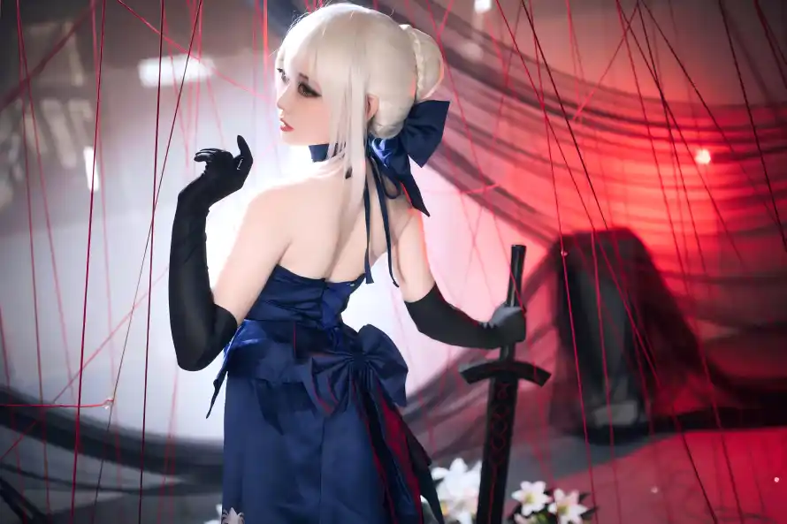 10k美女壁纸-cos - 蓝色礼服-黑色手套「哲风壁纸」