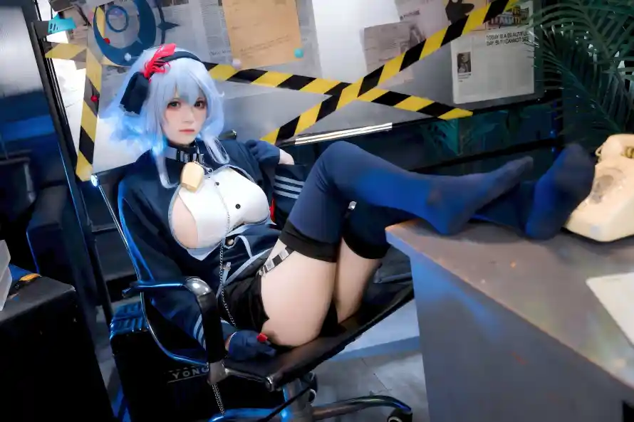 5k美女壁纸-蓝袜 - 黑衣-cos「哲风壁纸」