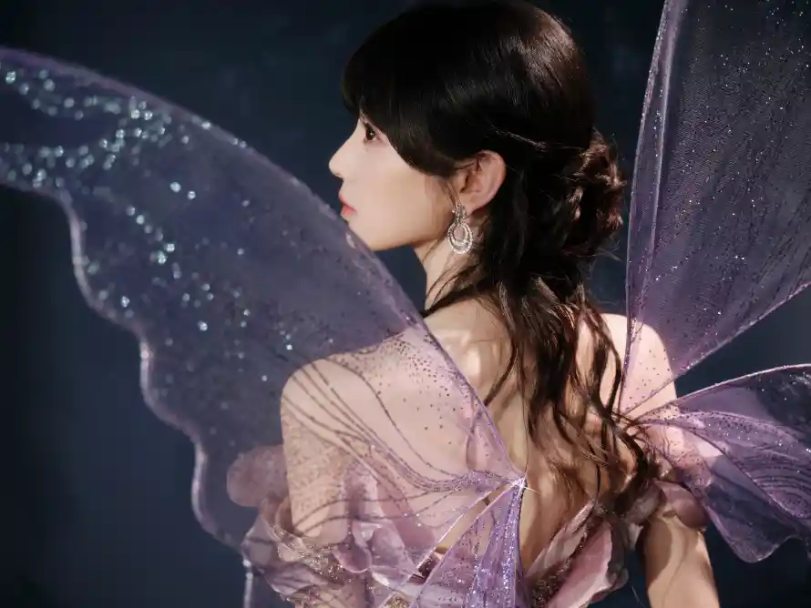 5k侧颜壁纸-美女 - 暗背景-田曦薇「哲风壁纸」