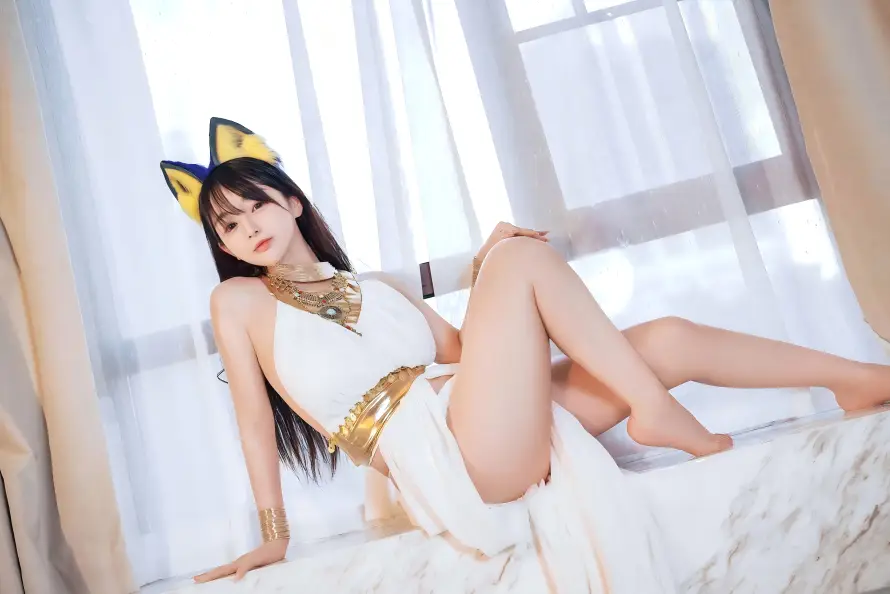 10k猫耳壁纸-艳后 - 室内背景-白色服饰「哲风壁纸」