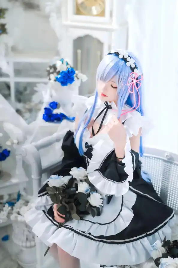 4k花束壁纸 - 蓝发 - 蕾姆 - cos「哲风壁纸」