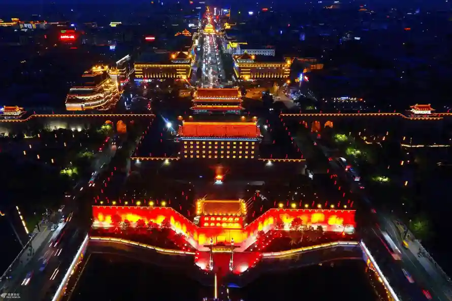 2k城墙壁纸-夜景 - 灯光-航拍「哲风壁纸」
