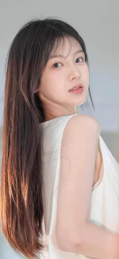 4k清新壁纸 - 甜美 - 白衣美女 - 长发美女「哲风壁纸」