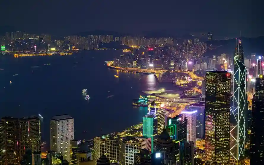 2k城市壁纸-夜景 - 建筑-海面「哲风壁纸」