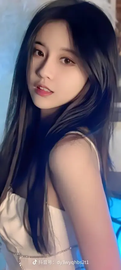 4k人物壁纸 - 吊带 - 美女 - 长发「哲风壁纸」